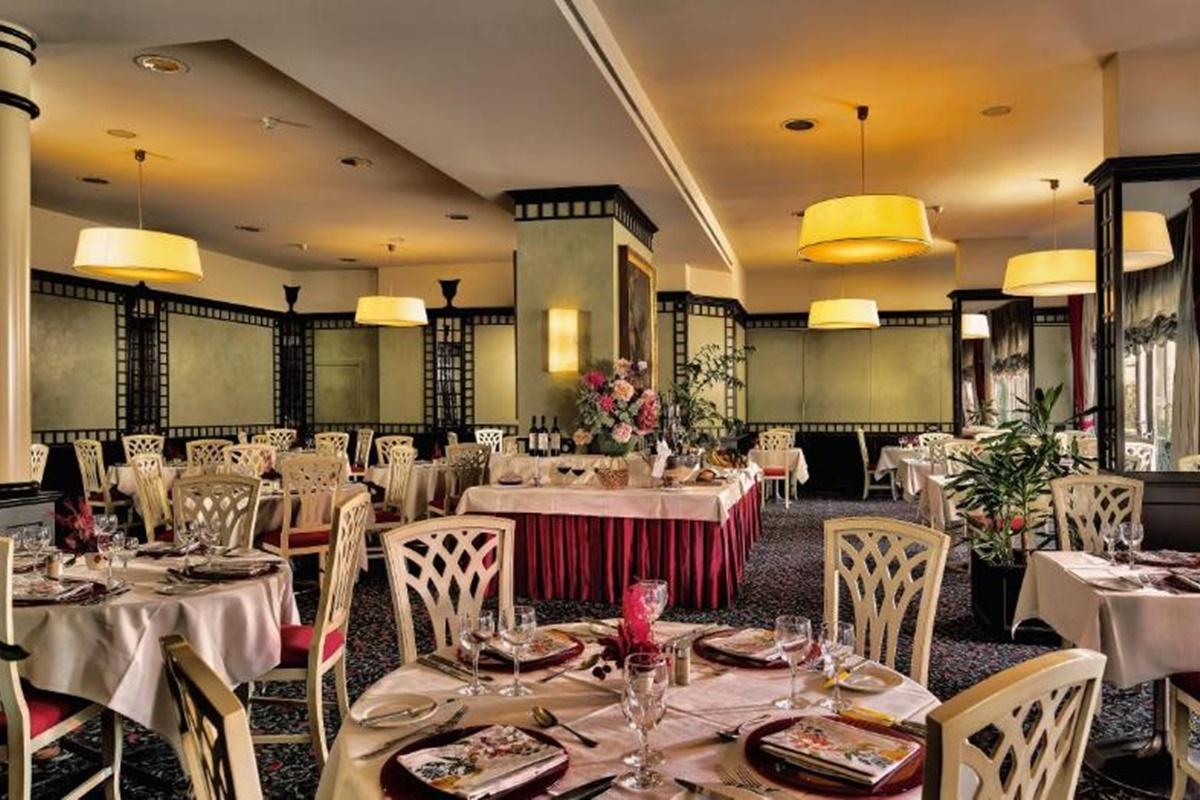Hotel De La Paix 4*