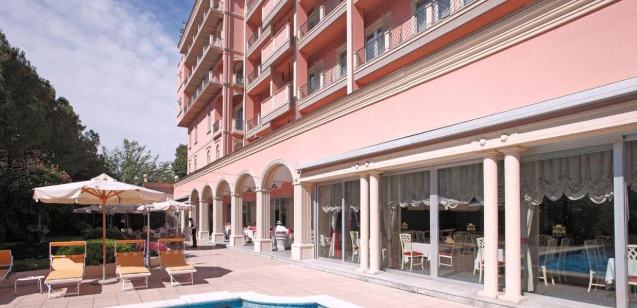 Hotel De La Paix 4*