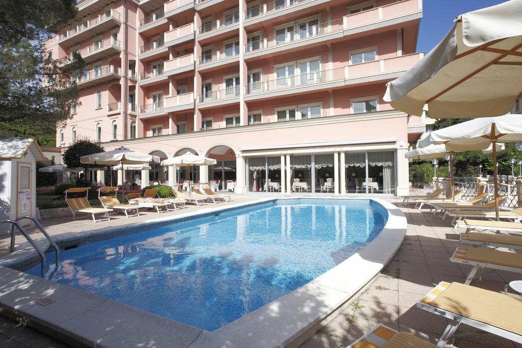 De La Paix Hotel 4*