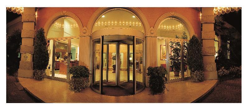 Hotel De La Paix 4*