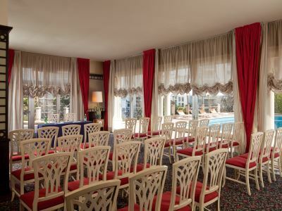 De La Paix Hotel 4*