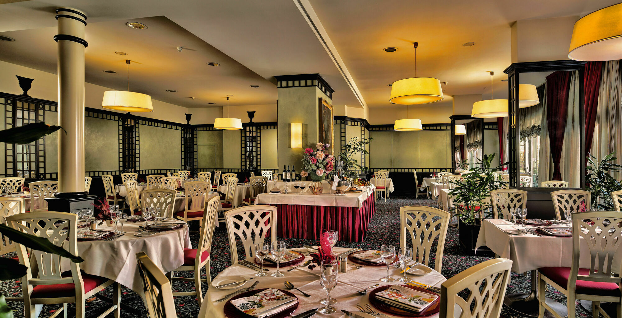 De La Paix Hotel
